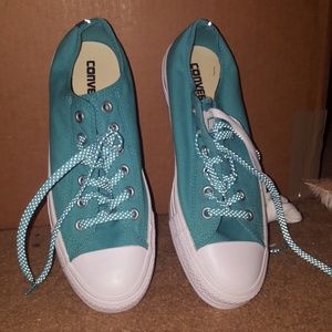 Brand new women's converse